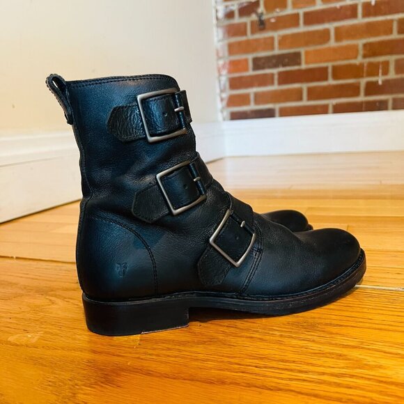 Frye Biker Chelsea Boots Combat Moto Natalie Triple Buckle Black Leather 6.5 B - Picture 16 of 16
